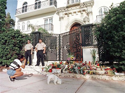 boutique di gianni versace a milano|who killed johnny versace.